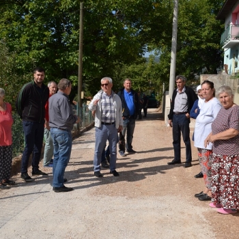 Asfaltiranje lokalnog puta u naselju Borovi – MZ Podlugovi