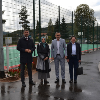 Otvoreno rekonstruisano sportsko igralište u Javnoj ustanovi Osnovna škola Podlugovi