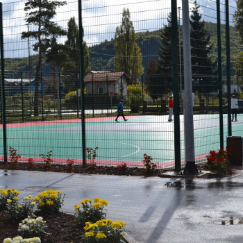 Otvoreno rekonstruisano sportsko igralište u Javnoj ustanovi Osnovna škola Podlugovi