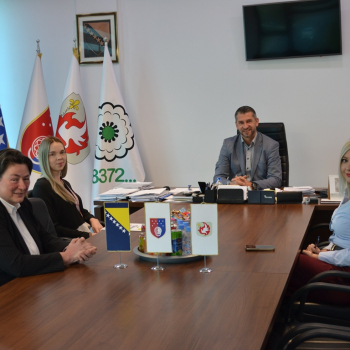 Upriličen prijem mlade stonoteniserke Harise Mešetović