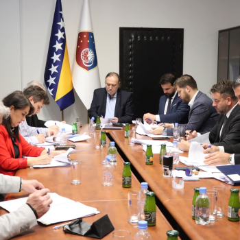 Potpisan sporazum vrijedan 974.000 KM za unapređenje komunalne infrastrukture, energetsku efikasnost i modernizaciju javne rasvjete na području općine Ilijaš