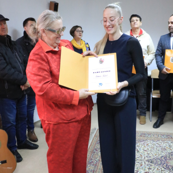 Za Dan državnosti žene borkinje poklonile Ilijašu izložbu