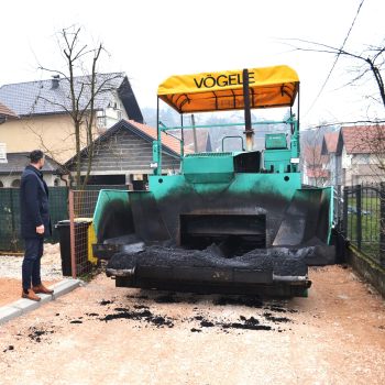 Asfaltiranje lokalnog puta u naselju Vratuša