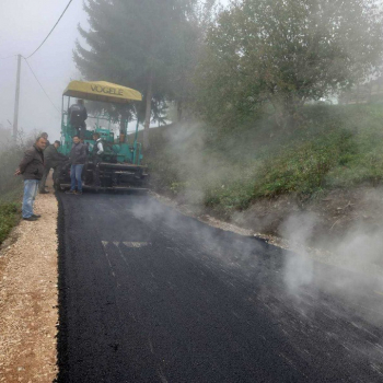 Počelo asfaltiranje lokalnog puta u naselju Gornji Malešići
