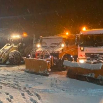 Snijeg intenzivno pada - ekipe za zimsko održavanje puteva na području općine Ilijaš na terenu