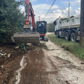 Počela rekonstrukcija puta u naselju Sovrle na području MZ Podlugovi - od Ine do Korita